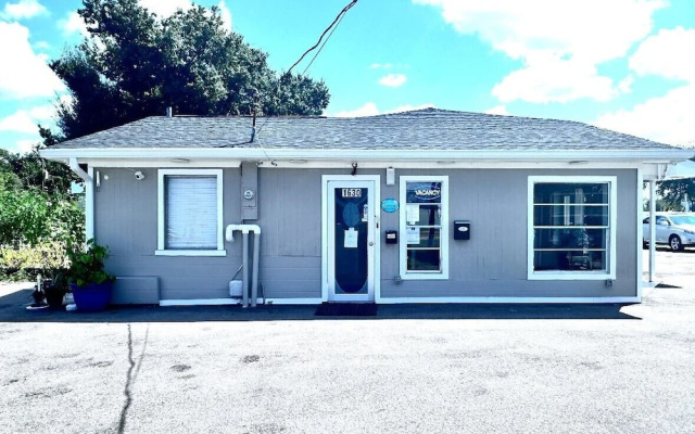 Lemon Bay Motel