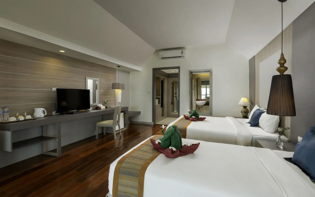 Nakara Long Beach Resort