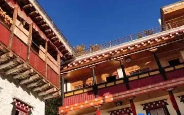 Banshan Yue Yi Lu Road Lihua Homestay (Zhonglu Tibetan Village)