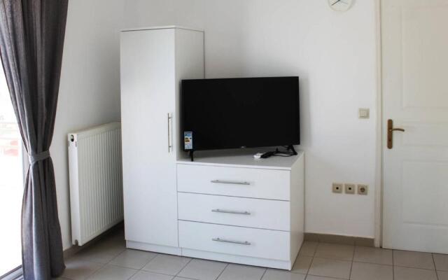 Bright studio on the 4th floor • Next to Gkazi