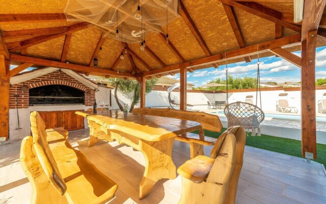 Stunning Apartment in Vrana With Wifi and 2 Bedrooms