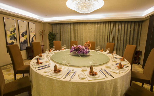 La Perle International Hotel - Free shuttle between hotel and Exhibition Center during Canton Fair & Exhibitor registration Counter