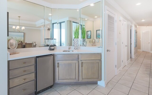 Phoenix Ix 707 2 Bedroom Condo