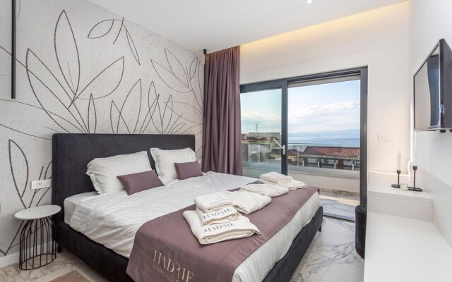 Beautiful Apartment in Malinska With Jacuzzi, Wifi and 3 Bedrooms