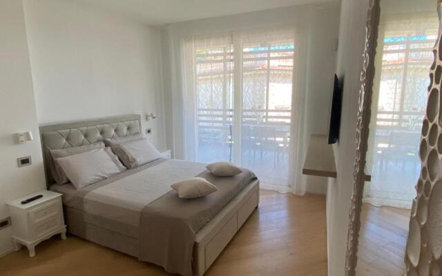 Sea View Embassy Apartment