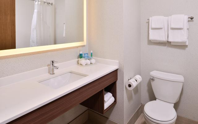 Holiday Inn Express & Suites Lacey – Olympia by IHG