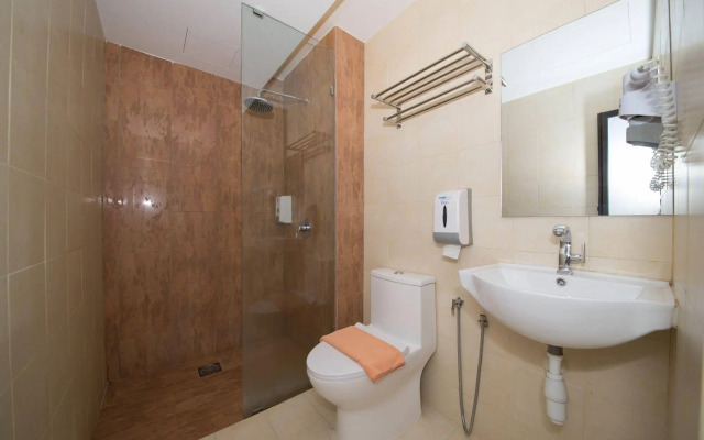 OYO 1214 Oro Hotel