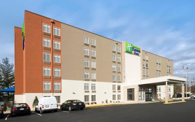 Holiday Inn Express & Suites College Park-University Area, an IHG Hotel