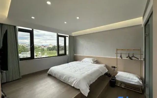 Mangshi Yunbo Shijin Homestay (Mangshi Square)