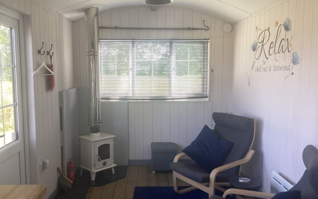 Charming Luxurious Rural Shepherds Hut