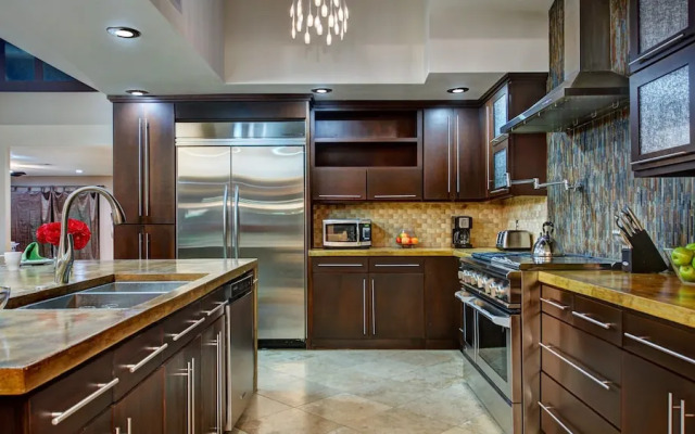 Resort-like w/ Tennis, Bocci, Golf & Games Galore!