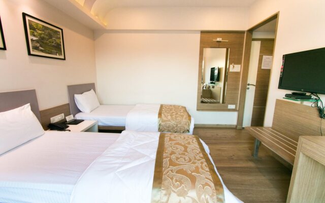 Seasons Hotel