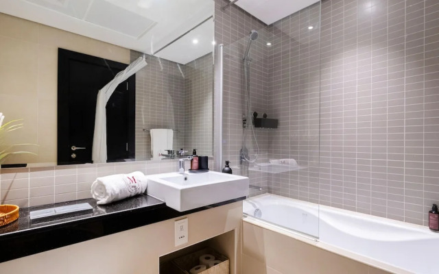 Stylish Marina-Front 2BR | Dubai Marina | Near Top Attractions