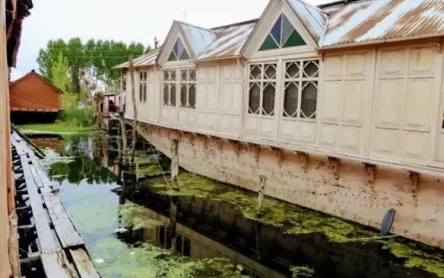 Persian Group of Houseboats