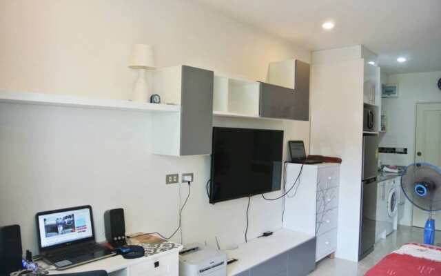 Ad Condominium Bang Saray F2 R205