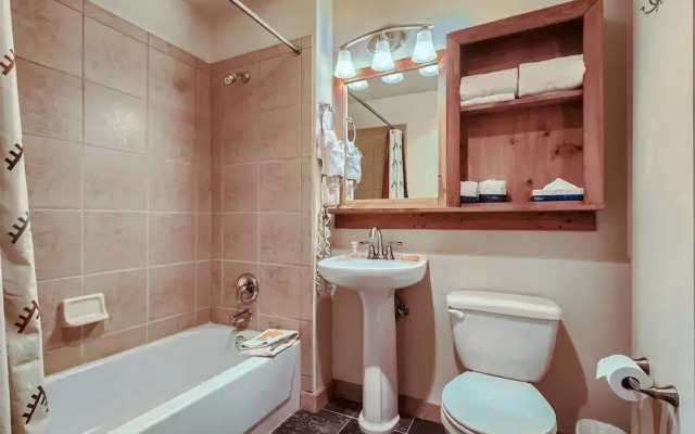 2301 Red Hawk Lodge 2 Bedroom Condo