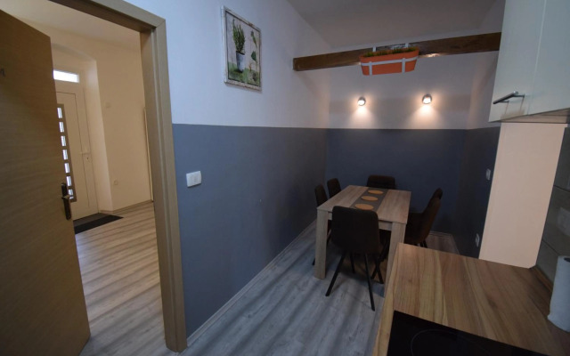 Secret Garden Apartment