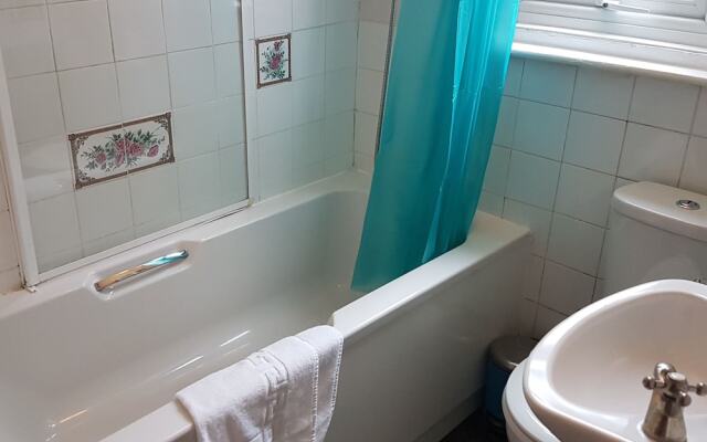 Liss Budget Rooms