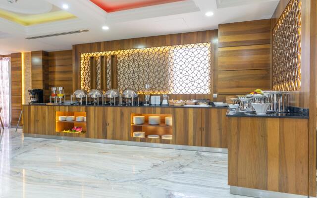 Crown Rose Hotel