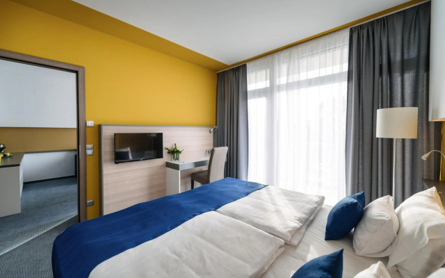 Hotel Yacht Wellness & Business