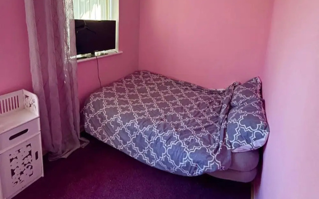 Swallow Fields Cozy House in Liverpool