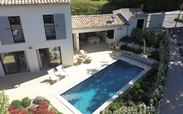 Villa Tica in Malauc ne