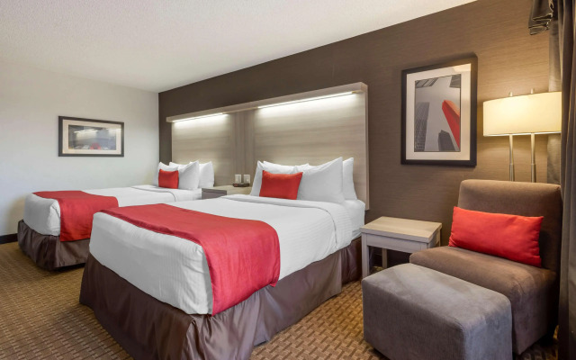 Best Western Plus Village Park Inn
