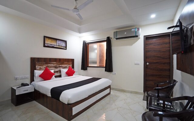 OYO 8497 near Delhi Airport