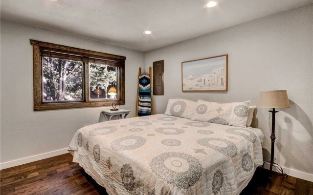 Alto Lakes - Four Bedroom Cabin with Hot Tub