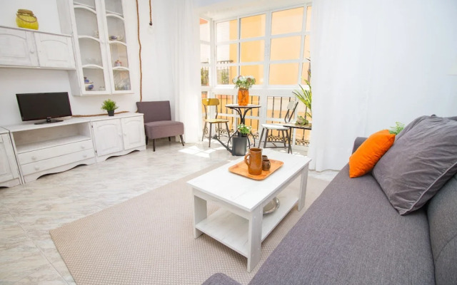 Spacious and Bright Apartment by La RecepciÃ³n