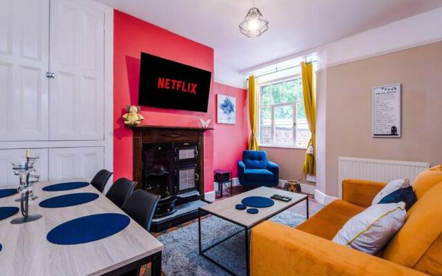 Fresh, new, stylish Chester Town House to sleep 6