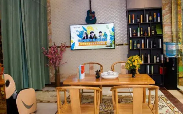 Qijiang Wannianlong Hotel