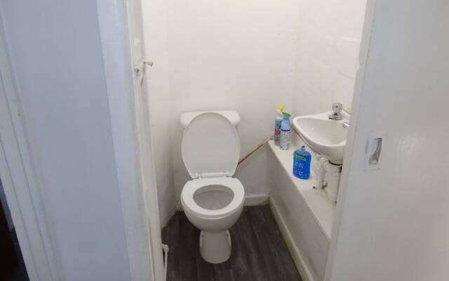 Beautiful 4-Bed Apartment