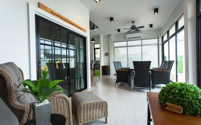 Uzeason Poolvilla Sattahip