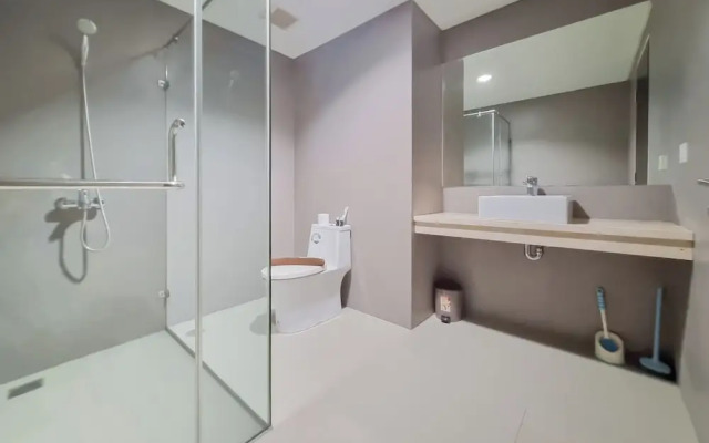 Spacious 1Br At Patraland Amarta Apartment