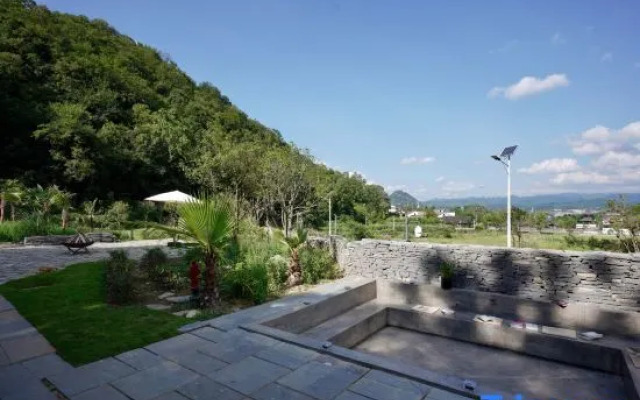 Xunmiri Qinin Villa