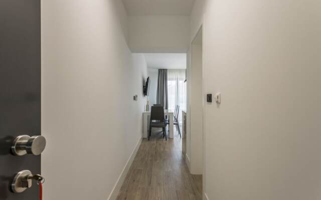 2 Nights Studios Apartments