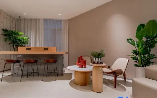 Home Inn Business Travel Hotel (Huansha Road, West Lake, Hangzhou)
