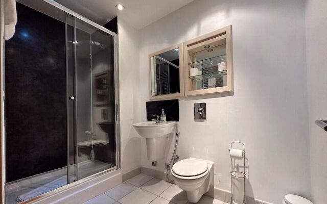 Canary Wharf Apartments