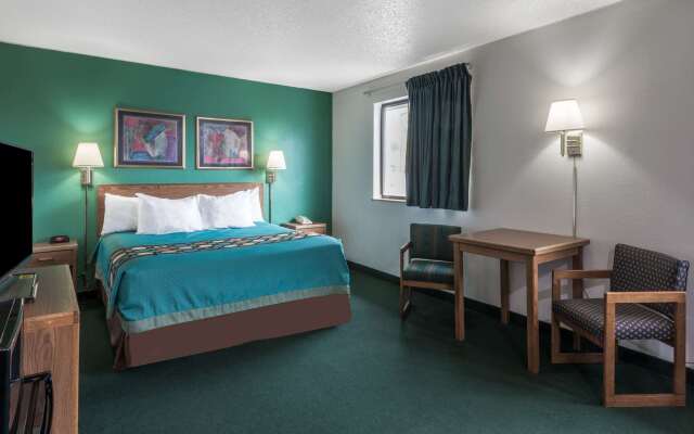 Super 8 by Wyndham New Stanton