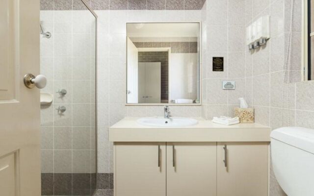 Grand Manor Motor Inn - Queanbeyan