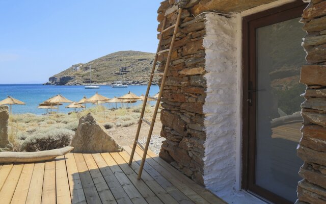 Spathi Beach Bar Restaurant & Suites