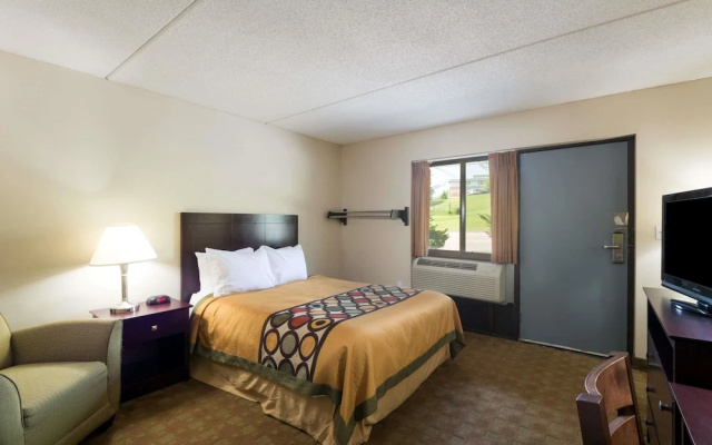 Super 8 White River Junction