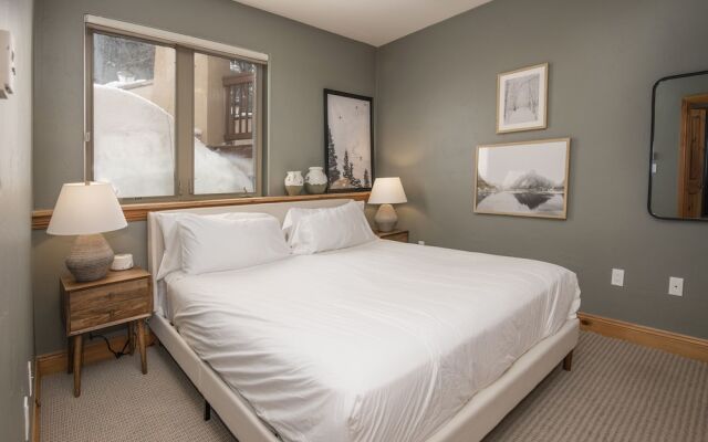 Timberfalls 1902 2 Bedroom Condo by RedAwning