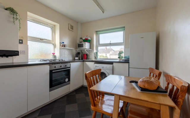 13 Victoria Road Apartment