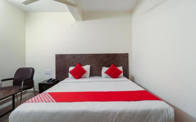 OYO 65927 Balaji Grand Inn