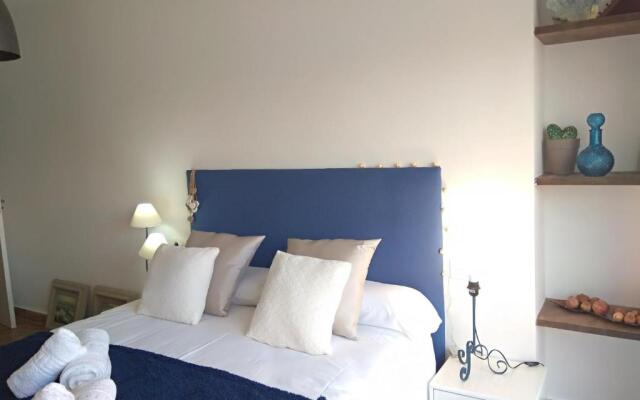 Apartamento a 150 metros del Mar, parking y Wifi