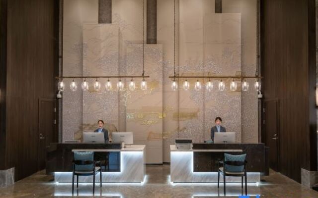 Rezen Dong Hotel