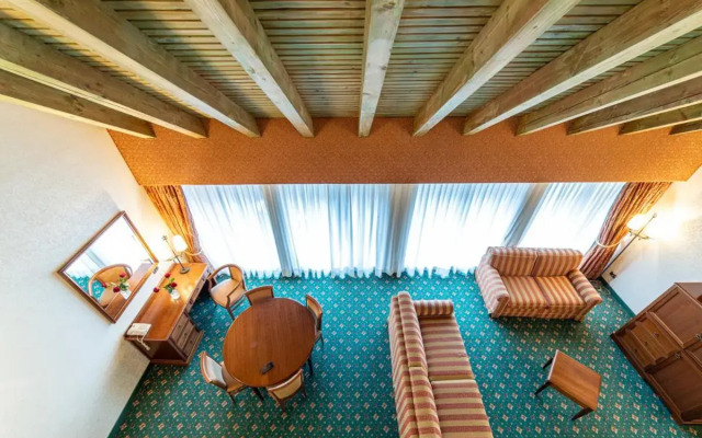 Lux Garden Hotel