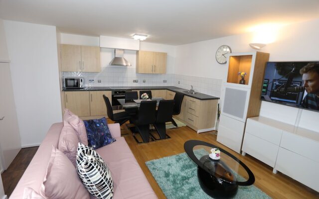 Beautiful 2 beds Woolwich Central Apt